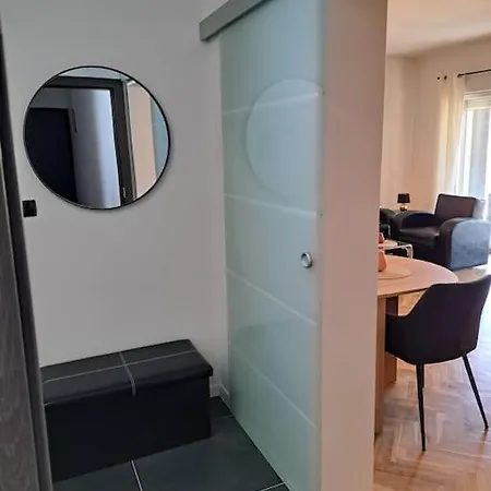Apartment Apartman S Terasom I Vrtom