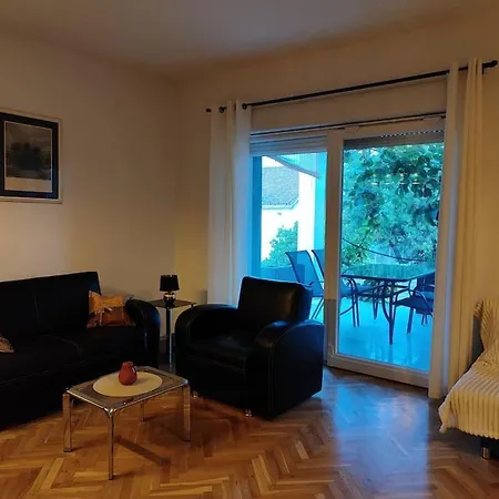 Apartment Apartman S Terasom I Vrtom *